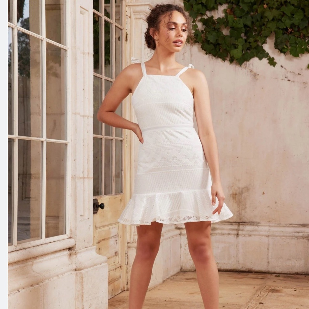 Two sisters the Label Dress